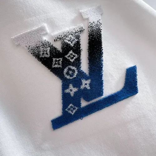 Replica Louis Vuitton LV T-Shirts Short Sleeved For Unisex #1414561 $42.00 USD for Wholesale