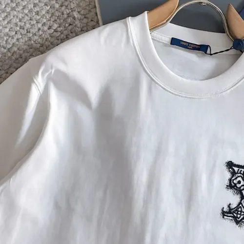 Replica Louis Vuitton LV T-Shirts Short Sleeved For Unisex #1414579 $42.00 USD for Wholesale