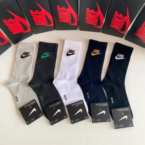 Nike Socks #1414823 $29.00 USD, Wholesale Replica Nike Socks