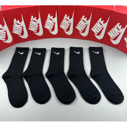 Nike Socks #1415270 $29.00 USD, Wholesale Replica Nike Socks