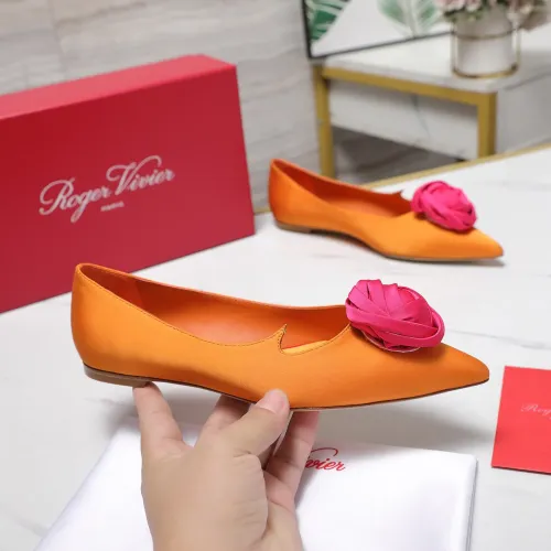 Replica Roger Vivier RV Flat Shoes For Women #1418118 $115.00 USD for Wholesale