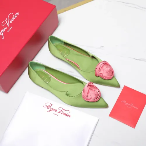 Replica Roger Vivier RV Flat Shoes For Women #1418120 $115.00 USD for Wholesale