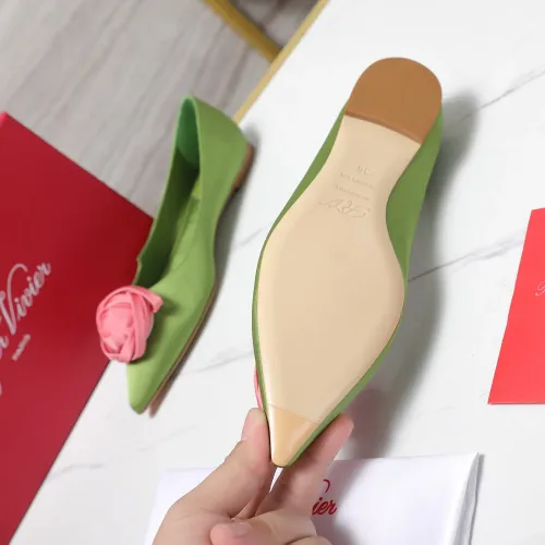 Replica Roger Vivier RV Flat Shoes For Women #1418120 $115.00 USD for Wholesale