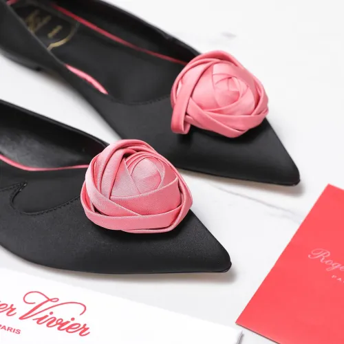 Replica Roger Vivier RV Flat Shoes For Women #1418122 $115.00 USD for Wholesale