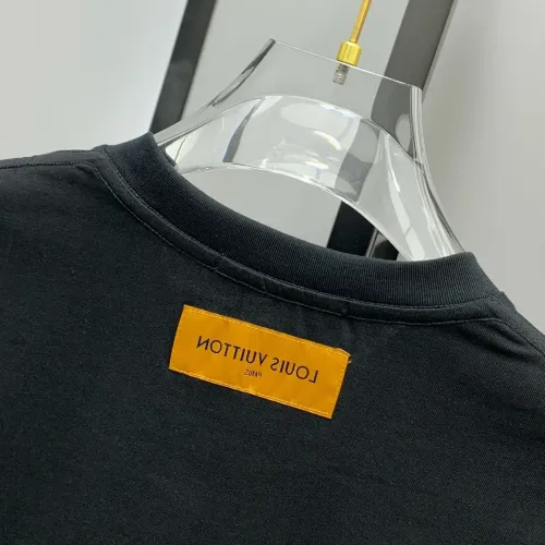 Replica Louis Vuitton LV T-Shirts Short Sleeved For Men #1418325 $60.00 USD for Wholesale