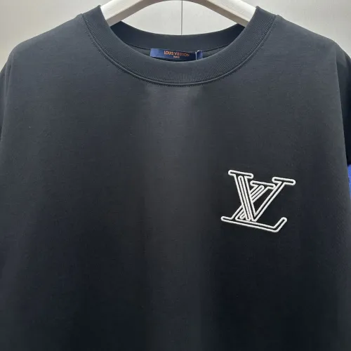 Replica Louis Vuitton LV T-Shirts Short Sleeved For Unisex #1418499 $48.00 USD for Wholesale