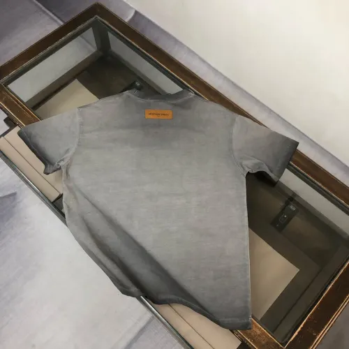 Replica Louis Vuitton LV T-Shirts Short Sleeved For Unisex #1419933 $36.00 USD for Wholesale