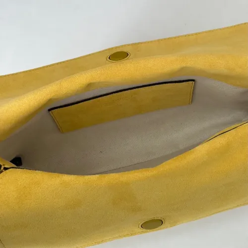 Replica Gucci AAA Quality Shoulder Bags For Women #1420189 $235.00 USD for Wholesale