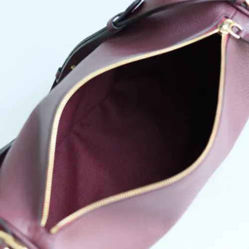 Replica Gucci AAA Quality Shoulder Bags For Women #1420359 $182.00 USD for Wholesale