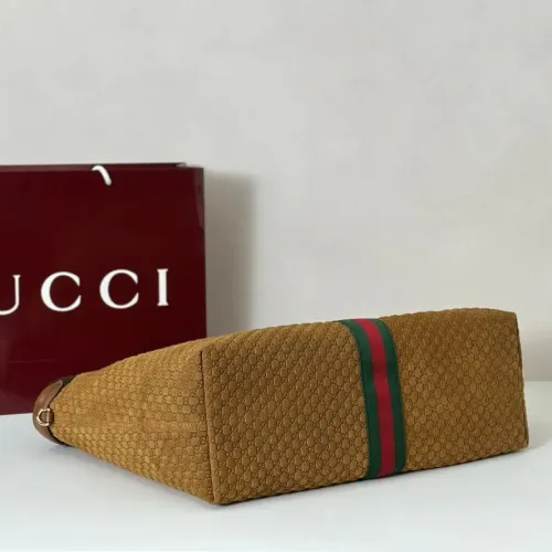 Replica Gucci AAA Quality Handbags For Women #1420364 $235.00 USD for Wholesale