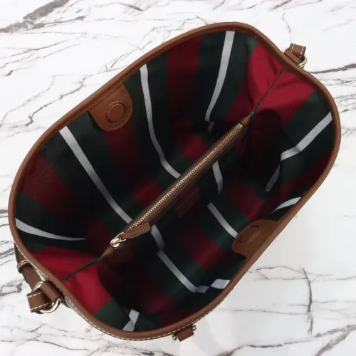 Replica Gucci AAA Quality Handbags For Women #1420513 $140.00 USD for Wholesale