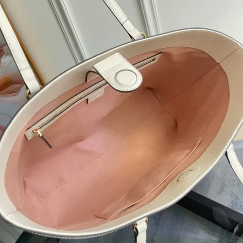 Replica Gucci AAA Quality Shoulder Bags For Women #1420545 $132.00 USD for Wholesale