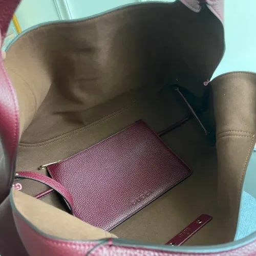 Replica Gucci AAA Quality Handbags For Women #1420575 $264.46 USD for Wholesale