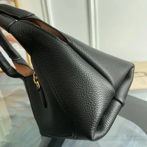 Replica Gucci AAA Quality Handbags For Women #1420598 $202.00 USD for Wholesale