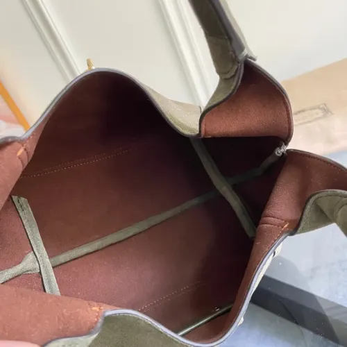 Replica Gucci AAA Quality Handbags For Women #1420615 $185.00 USD for Wholesale