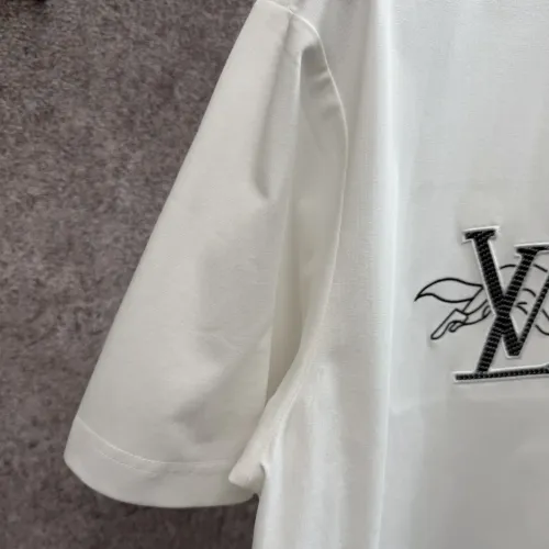 Replica Louis Vuitton LV T-Shirts Short Sleeved For Unisex #1421848 $45.00 USD for Wholesale