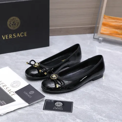 Versace Flat Shoes For Women #1422326 $118.00 USD, Wholesale Replica Versace Flat Shoes