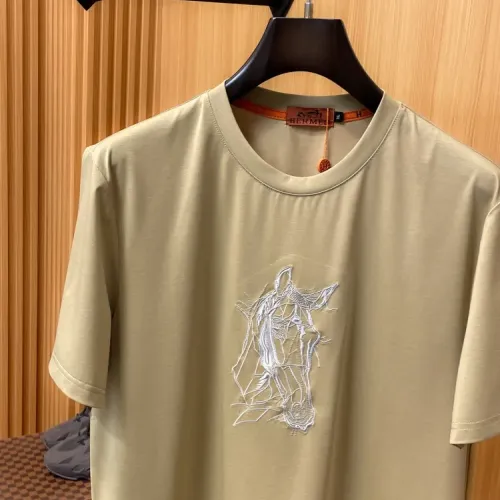 Replica Hermes T-Shirts Short Sleeved For Men #1422468 $45.00 USD for Wholesale