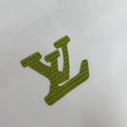 Replica Louis Vuitton LV T-Shirts Short Sleeved For Unisex #1423462 $32.00 USD for Wholesale