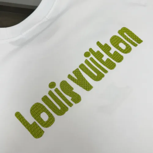 Replica Louis Vuitton LV T-Shirts Short Sleeved For Unisex #1423462 $32.00 USD for Wholesale