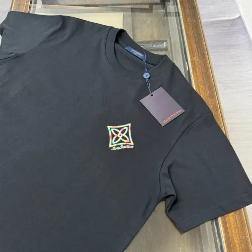 Replica Louis Vuitton LV T-Shirts Short Sleeved For Unisex #1423467 $32.00 USD for Wholesale