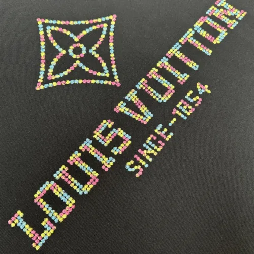 Replica Louis Vuitton LV T-Shirts Short Sleeved For Unisex #1423467 $32.00 USD for Wholesale