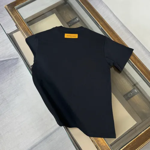 Replica Louis Vuitton LV T-Shirts Short Sleeved For Unisex #1423470 $32.00 USD for Wholesale