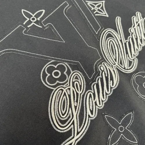 Replica Louis Vuitton LV T-Shirts Short Sleeved For Unisex #1423470 $32.00 USD for Wholesale