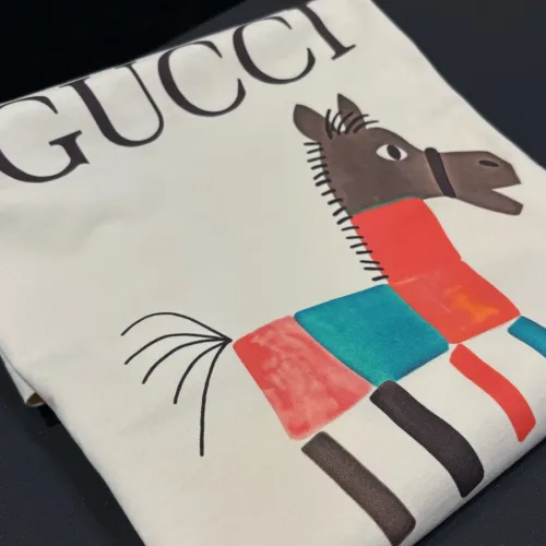 Replica Gucci T-Shirts Short Sleeved For Unisex #1424625 $34.00 USD for Wholesale