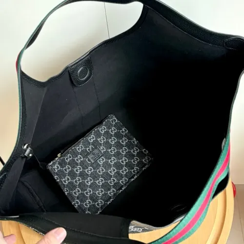 Replica Gucci AAA Quality Handbags For Women #1425199 $82.00 USD for Wholesale