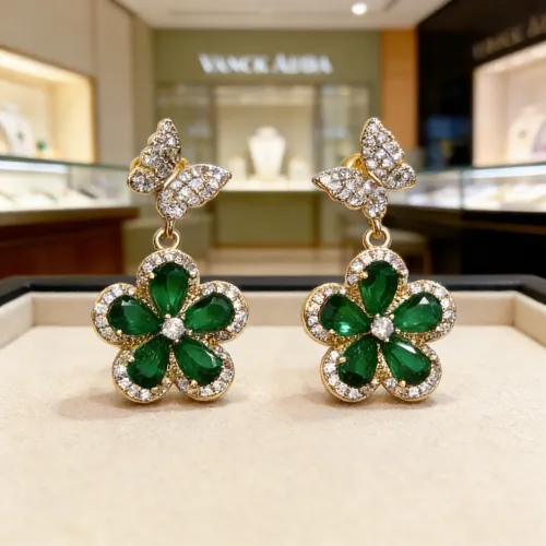 Van Cleef &amp; Arpels Earrings For Women #1425938 $34.00 USD, Wholesale Replica Van Cleef &amp; Arpels Earrings