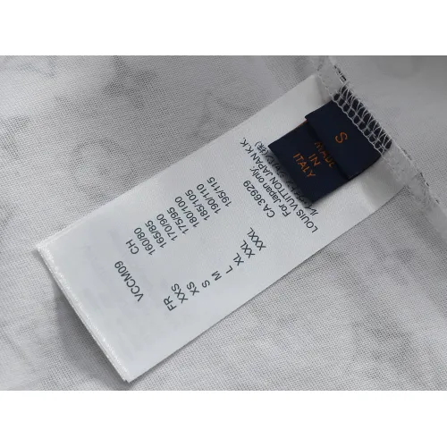 Replica Louis Vuitton LV T-Shirts Short Sleeved For Unisex #1426976 $38.00 USD for Wholesale