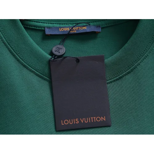 Replica Louis Vuitton LV T-Shirts Short Sleeved For Unisex #1426977 $38.00 USD for Wholesale