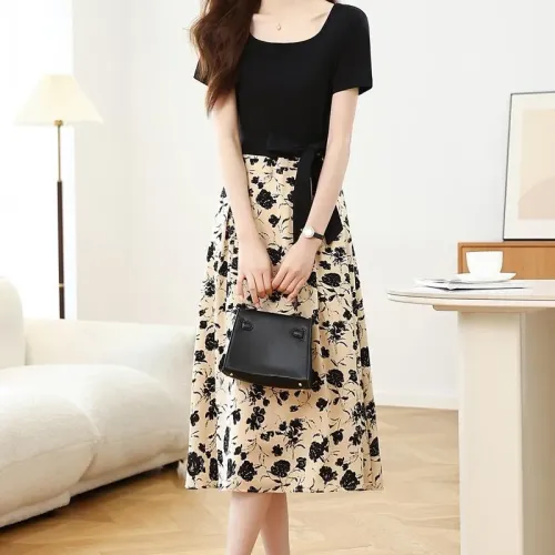 Replica Chanel Dresses Short Sleeved For Women #1426987 $56.00 USD for Wholesale