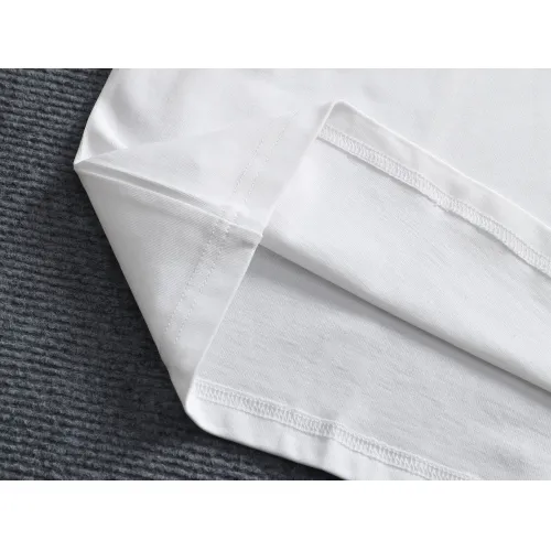 Replica Louis Vuitton LV T-Shirts Short Sleeved For Unisex #1426988 $38.00 USD for Wholesale