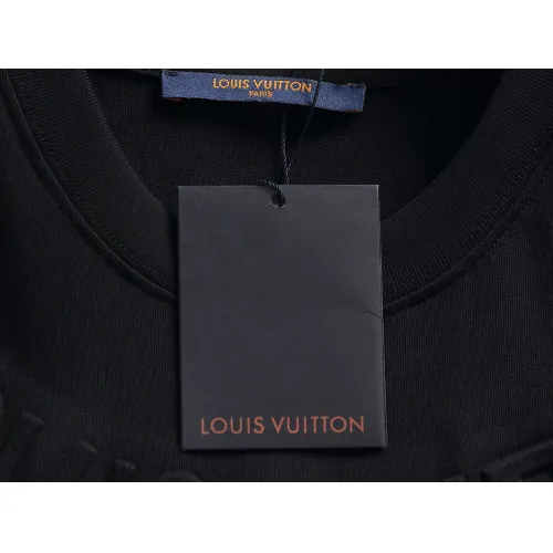 Replica Louis Vuitton LV T-Shirts Short Sleeved For Unisex #1426989 $38.00 USD for Wholesale