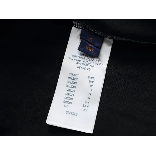Replica Louis Vuitton LV T-Shirts Short Sleeved For Unisex #1426989 $38.00 USD for Wholesale