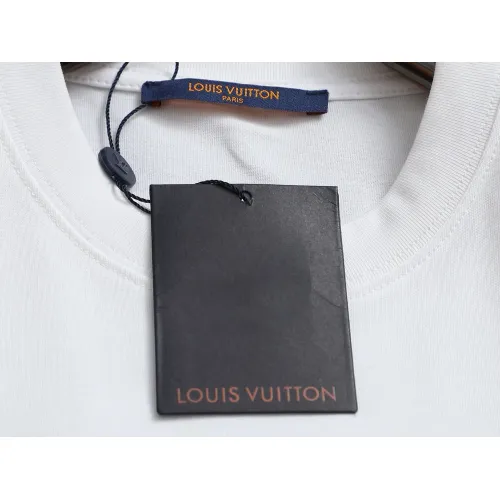 Replica Louis Vuitton LV T-Shirts Short Sleeved For Unisex #1426999 $38.00 USD for Wholesale