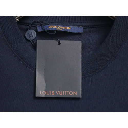 Replica Louis Vuitton LV T-Shirts Short Sleeved For Unisex #1427037 $38.00 USD for Wholesale