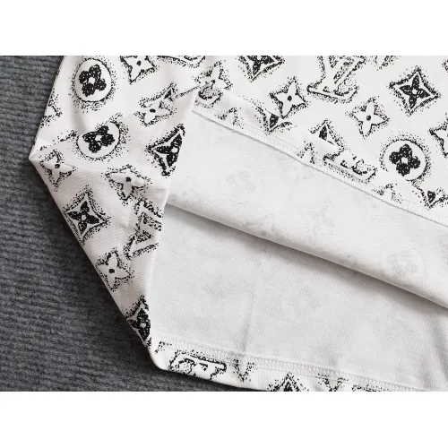 Replica Louis Vuitton LV T-Shirts Short Sleeved For Unisex #1427038 $38.00 USD for Wholesale