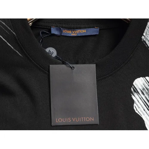 Replica Louis Vuitton LV T-Shirts Short Sleeved For Unisex #1427041 $38.00 USD for Wholesale