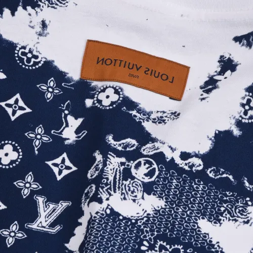 Replica Louis Vuitton LV T-Shirts Short Sleeved For Unisex #1427044 $38.00 USD for Wholesale