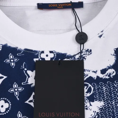Replica Louis Vuitton LV T-Shirts Short Sleeved For Unisex #1427044 $38.00 USD for Wholesale