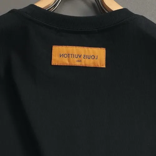 Replica Louis Vuitton LV T-Shirts Short Sleeved For Unisex #1428160 $36.00 USD for Wholesale