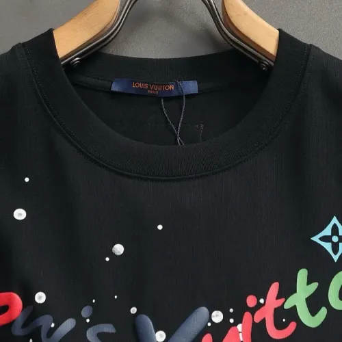 Replica Louis Vuitton LV T-Shirts Short Sleeved For Unisex #1428173 $36.00 USD for Wholesale