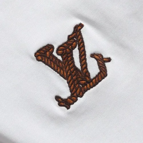 Replica Louis Vuitton LV T-Shirts Short Sleeved For Unisex #1428176 $36.00 USD for Wholesale
