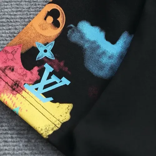 Replica Louis Vuitton LV T-Shirts Short Sleeved For Unisex #1428179 $36.00 USD for Wholesale