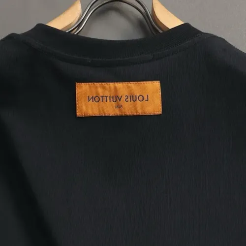Replica Louis Vuitton LV T-Shirts Short Sleeved For Unisex #1428179 $36.00 USD for Wholesale