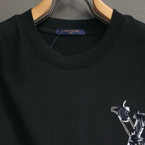 Replica Louis Vuitton LV T-Shirts Short Sleeved For Unisex #1428196 $42.00 USD for Wholesale