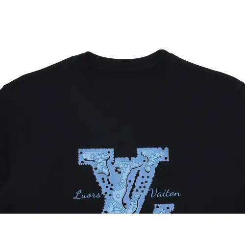 Replica Louis Vuitton LV T-Shirts Short Sleeved For Unisex #1428616 $39.00 USD for Wholesale
